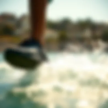 Roxy Bayshore III Black in action during a water sport activity