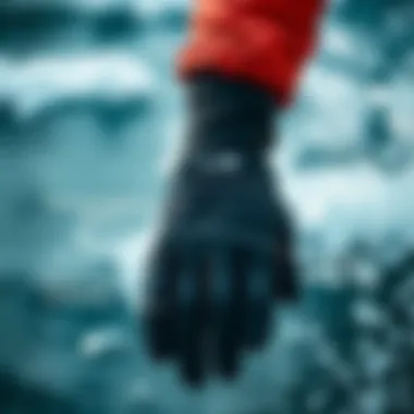 Thermal Protection Features of 5mm Gloves A diagram explaining the thermal protection features of surf gloves